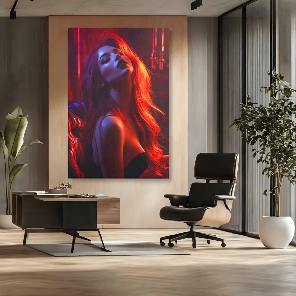 Tablou canvas cu tablou canvas cu femeie si lumina rosie, fara rama, pe sasiu de lemn, pe perete intr-un birou